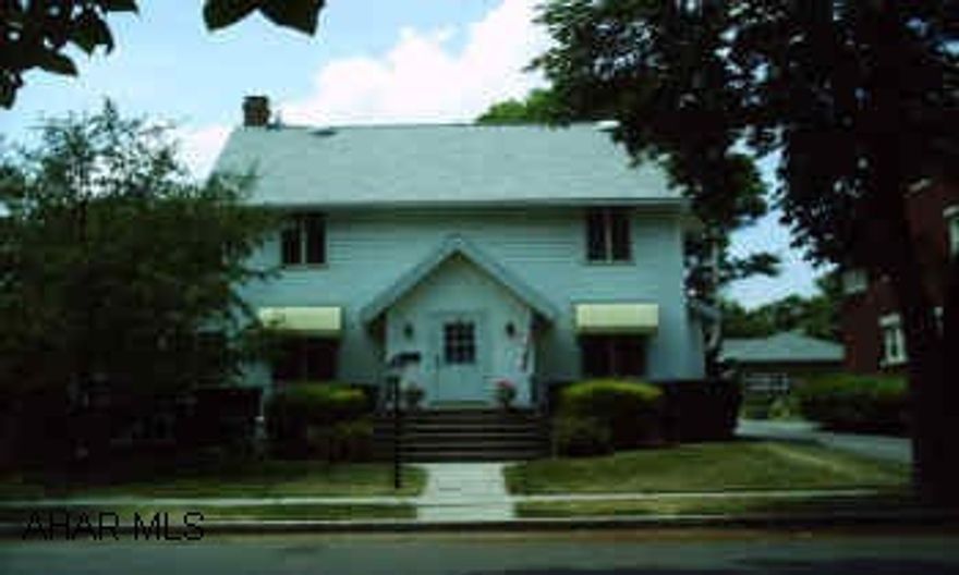 2 1/2 story 5B/R, 2 car garage, heated patio enclosure, eat in kitchen, formal dining room w/hutch, C/A, built in stereo speakers.     Well, Well, Well! Well located, well built, & well maintained. That's what you have with this immaculate 5 B/R home. Walking distance to the Holbg Schools. Beautifully landscaped garden & lawn. Total move in condition. You've earned this zipcode! Sellers related to listing agent.