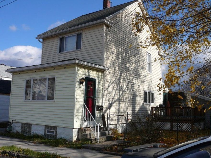 2 story, 2B/R home with fenced yard, deck, new roof,& one car garage. Move in condition.