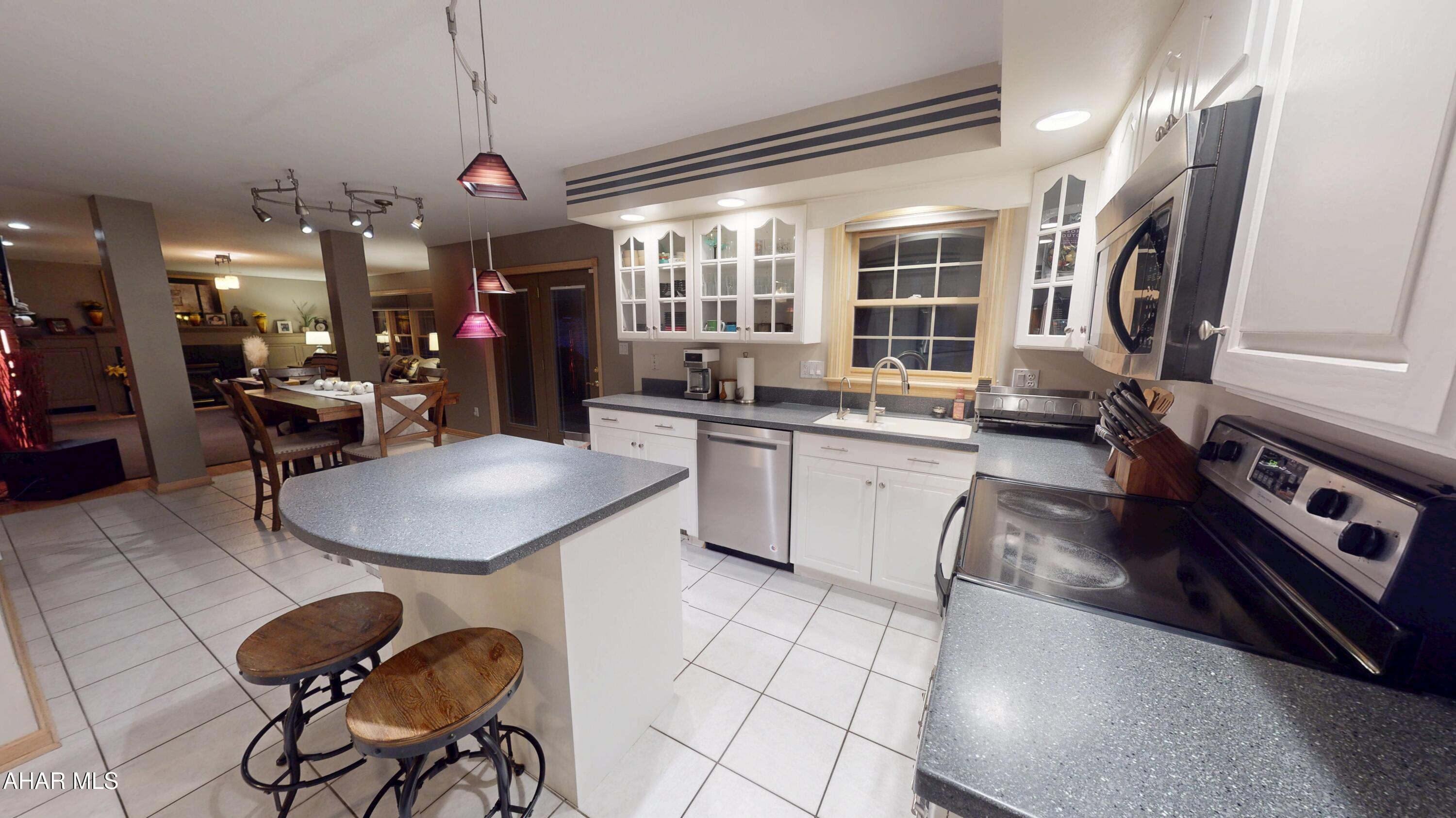 Hickory Hills - Residential