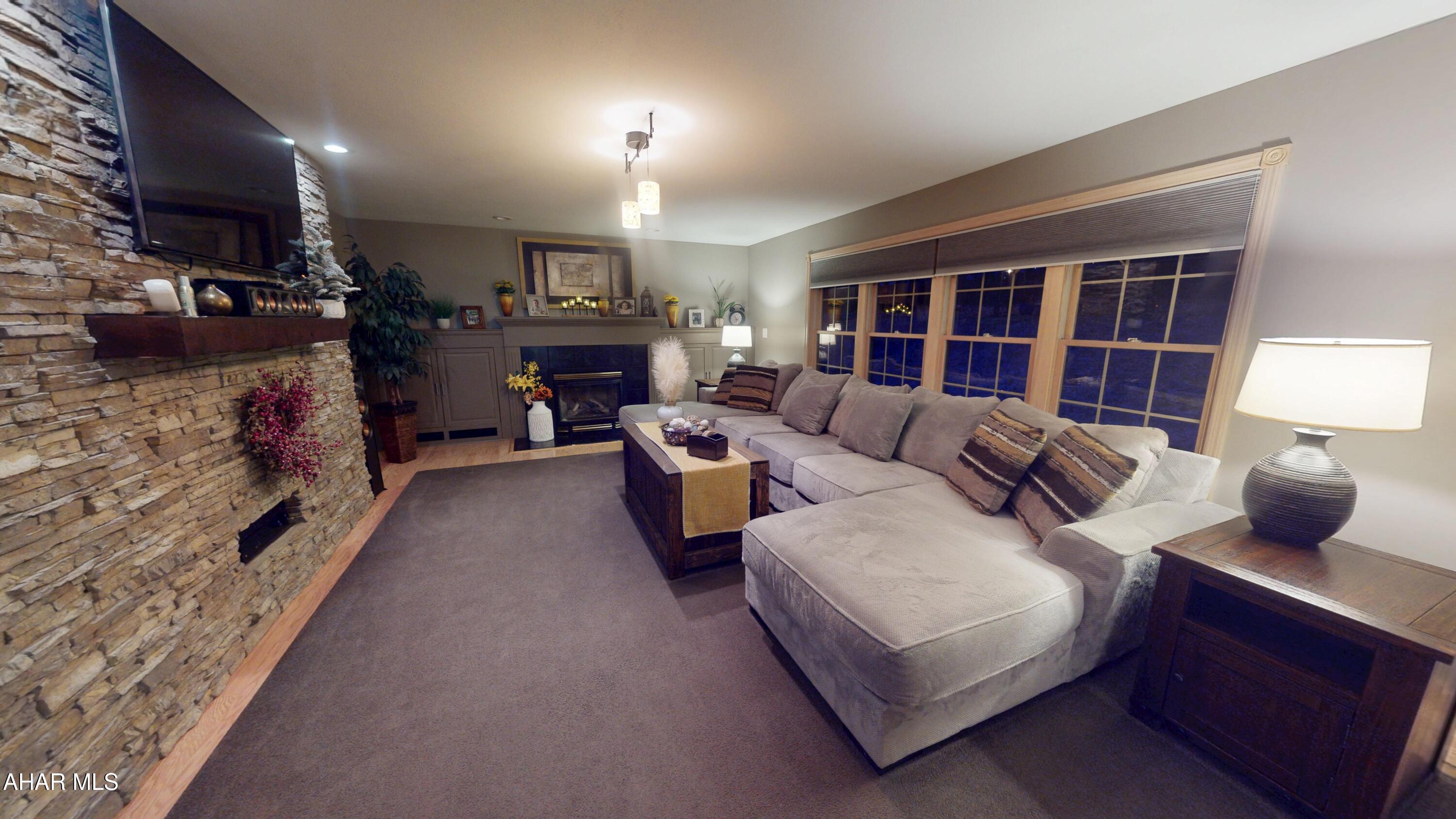 Hickory Hills - Residential