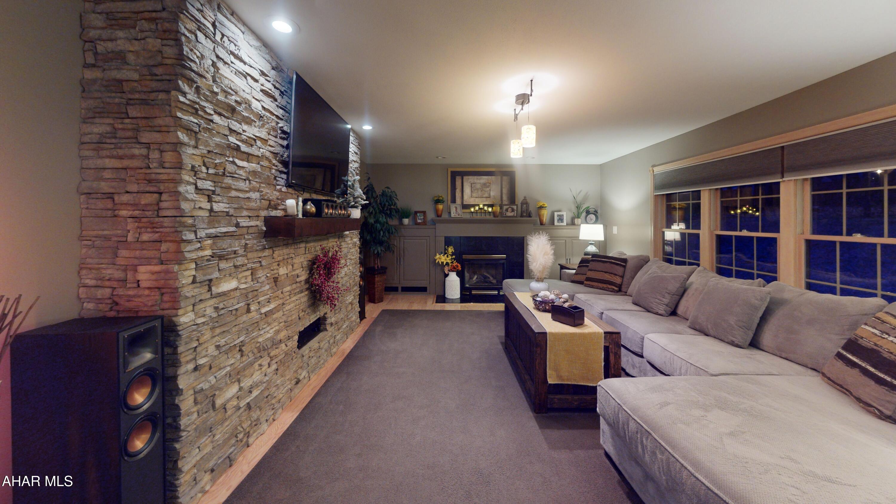 Hickory Hills - Residential