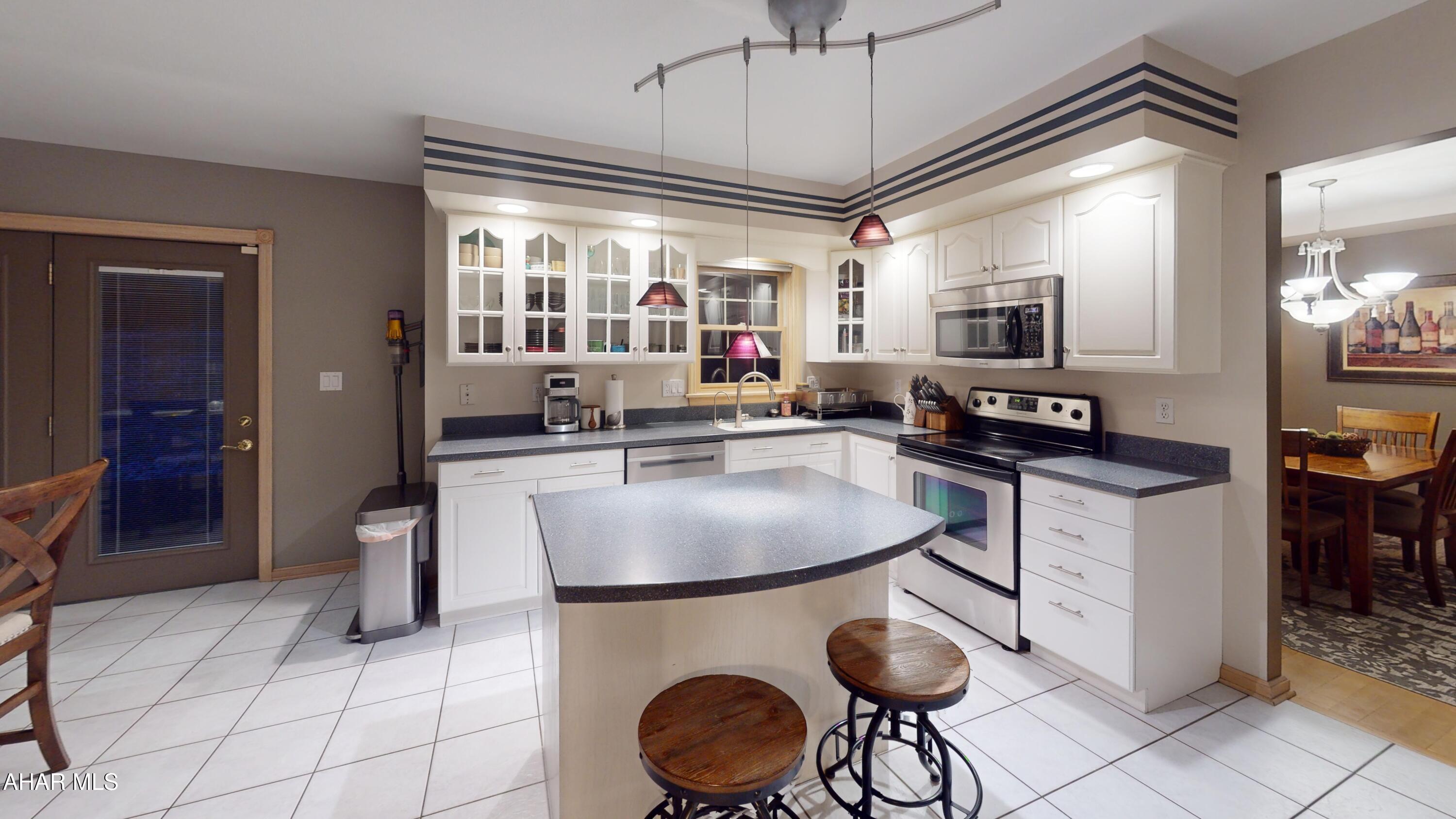 Hickory Hills - Residential