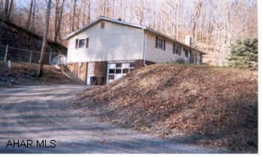 2 bedroom, 1 bath, laundry on 1st floor, central air. Hollidaysburg school district, close to Canoe Creek State Park.