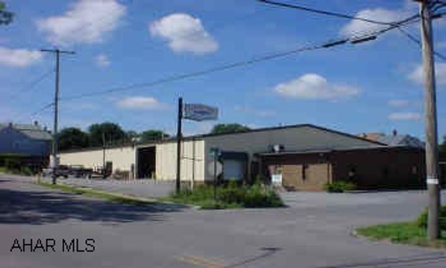 BRICK 3/4 BEDROOM IN THE BOROUGH OF HOLLIDAYSBURG.  NEWLY  REMODELED KITCHEN AND BATHS. NICE SPACIOUS LOT WITH ABOVE GROUND POOL.  HOME WARRANTY INCLUDED.