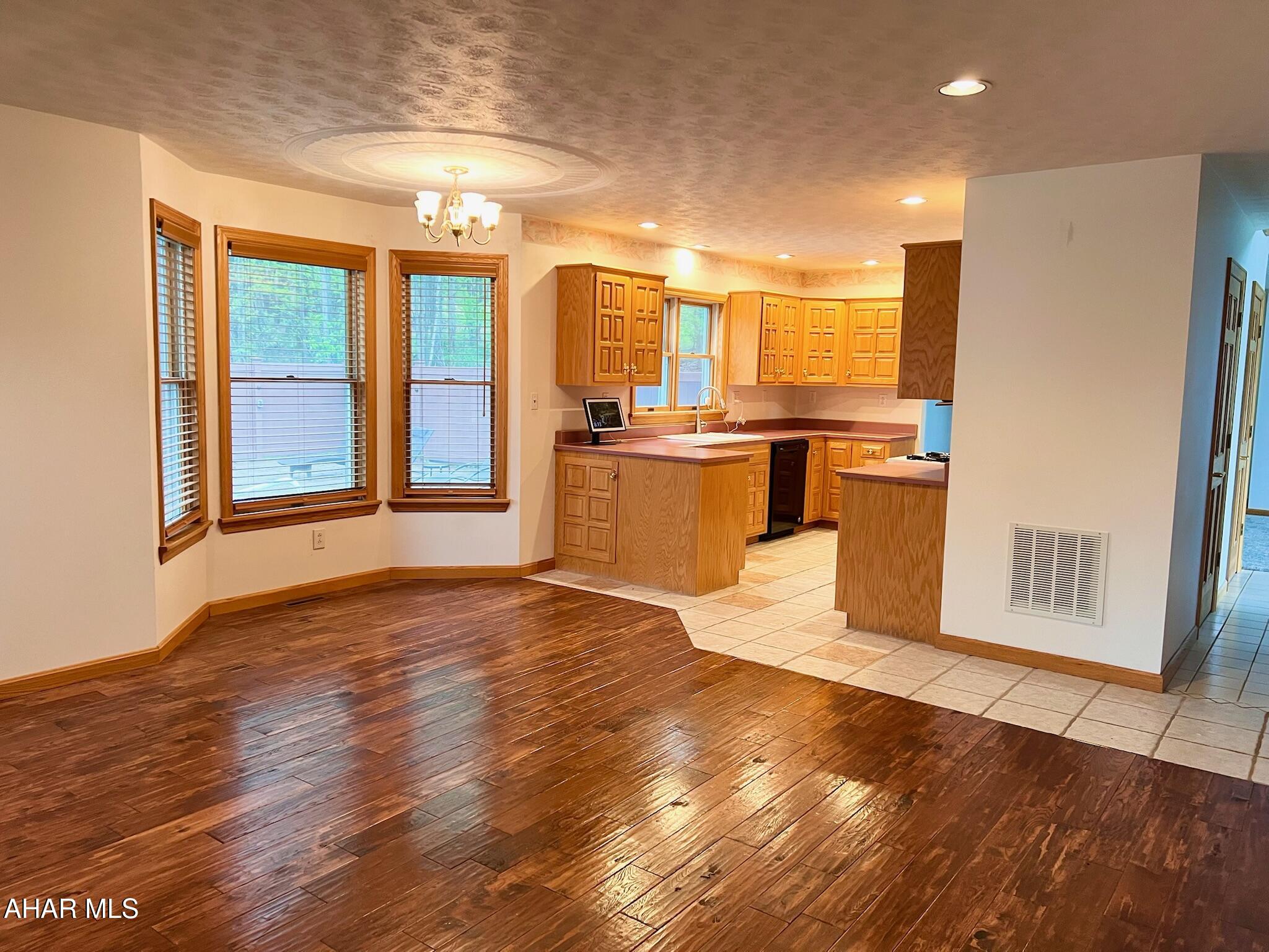 Juniata - Residential