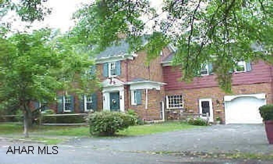 Colonial style home. Large beautiful lot. Full bath off master bedroom. Fireplace in living room. 2 zone heating. 1/2 bath on 1st fl. Colonial style home. Large beautiful lot. Full bath off master bedroom. Fireplace in living room. 2 zone heating. 1/2 bath on 1st fl.