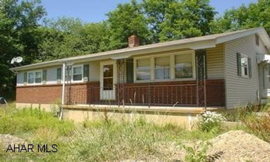 Sold "AS IS" Buyers Must Have Pre-Qual Letter, Proof of Funds. Seller Reseves the Right to Choose Place of Closing, Closing Offices, Escrow or Atty. Seller No Longer Pays for Owner's Title Policy. All Offers to have 3% of Sales Price for Earnest Money. 45 Days for Closing. Seller Reserves the Right to Accept the Offer of Their Choice.