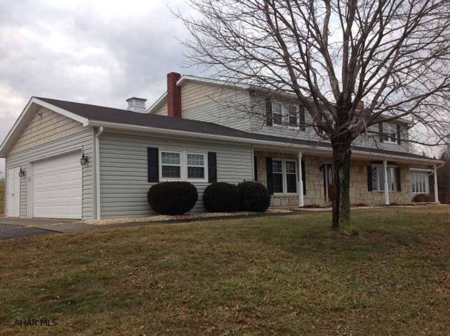 This large/spacious 4BD, 3BA home with great views of Shawnee lake and mountains, and is adjacent to Shawnee State Park. This property is surrounded by 15+- acres of usable ground or just a nice yard. This is a must see property. With credit approval,A F S B, will waive all closing costs to the buyer. Please call for details.