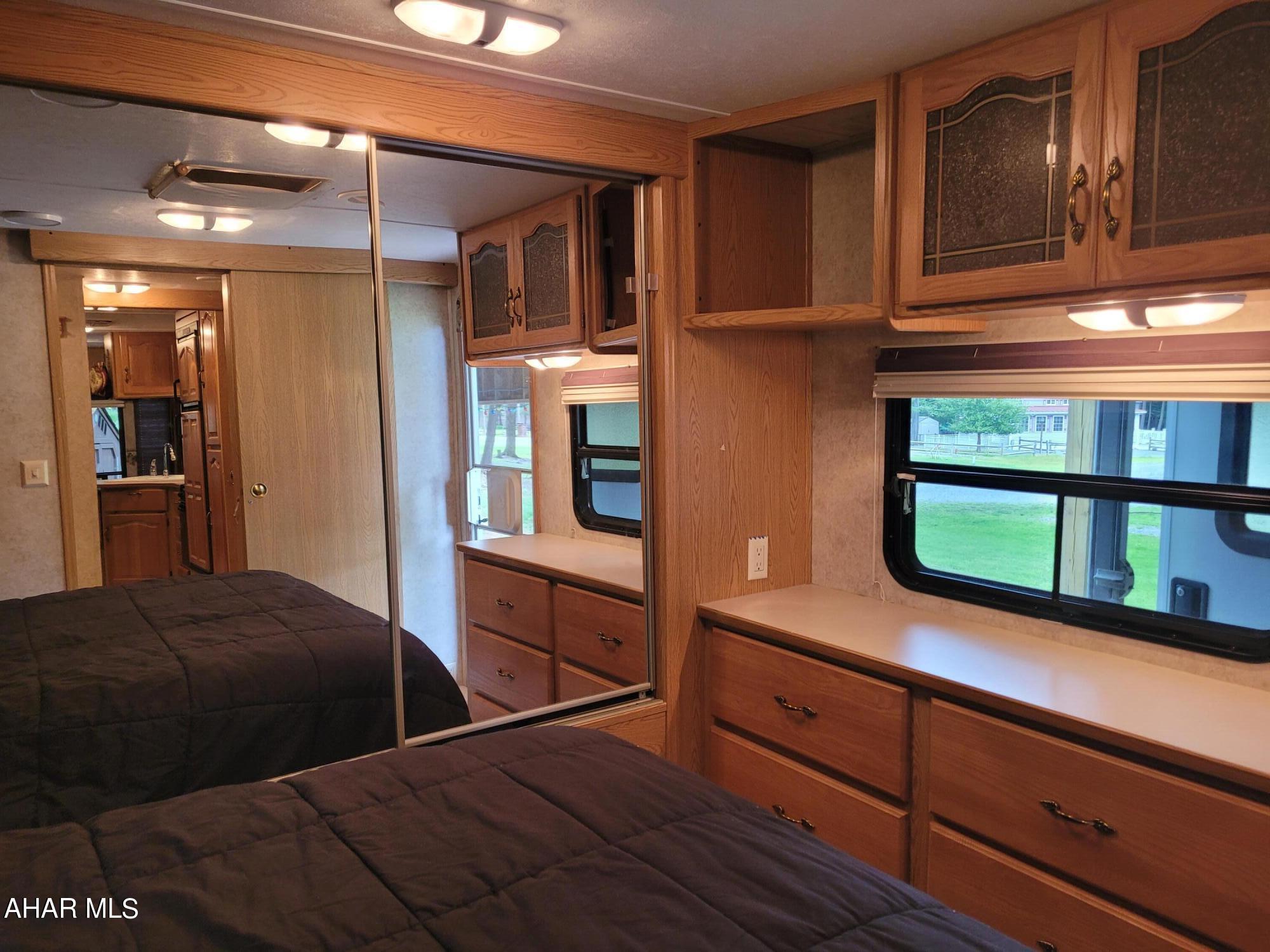 Glendale Yearound - Residential