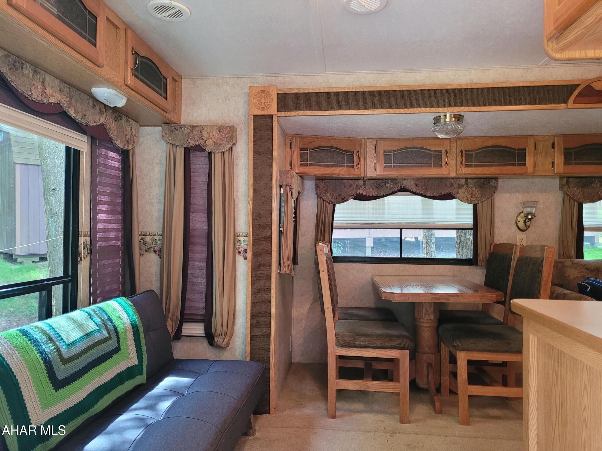 Glendale Yearound - Residential