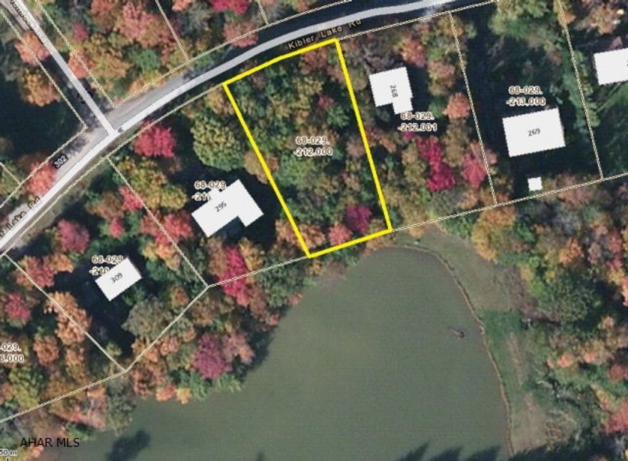 Dont't miss this one! Lakefront homesite in Glendale Yearound. Build your dream home & enjoy the lake in your back yard.
