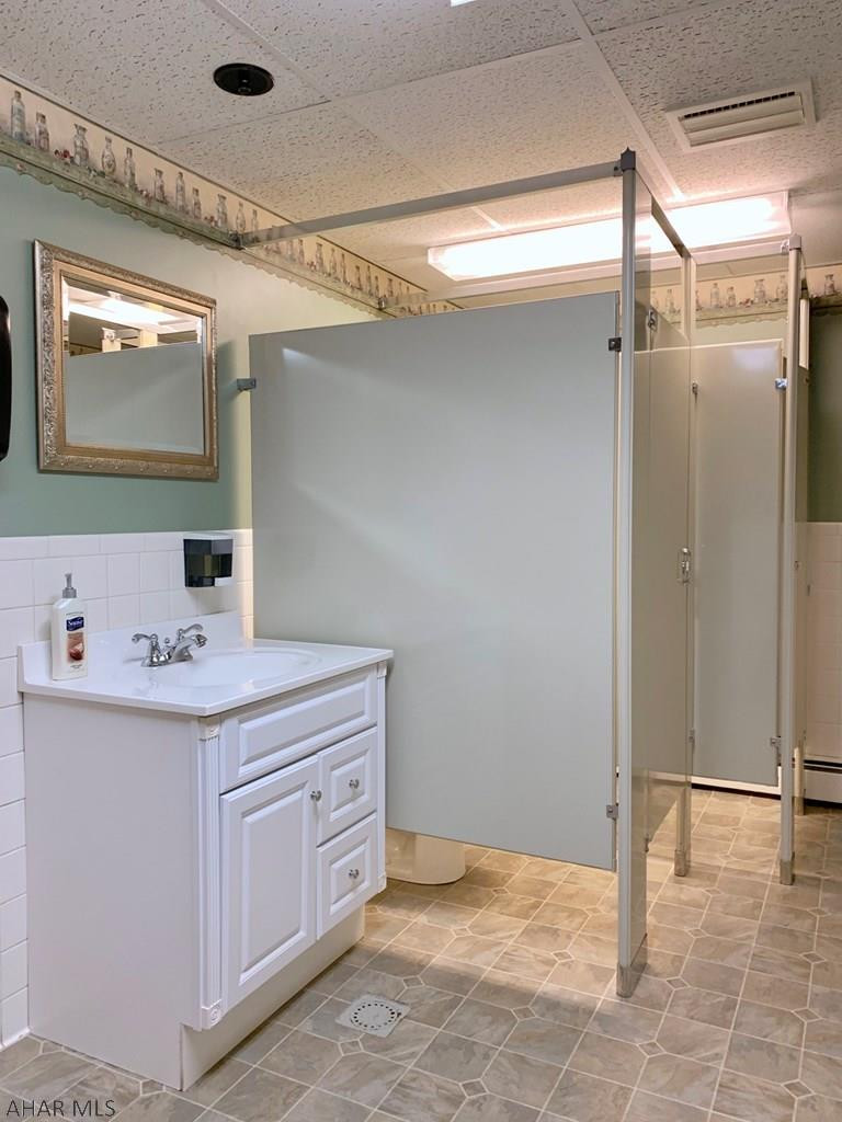 Unknown - Commercial Sale