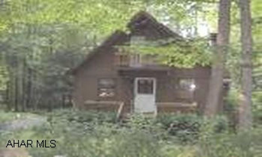 Beautiful 1 1/2 story home with 3 Bedrooms, full bath, livingroom, kitchen, diningroom. on approx 1/2 acre. Great starter home or get-away- next to hunting & fishing Beautiful 1 1/2 story home with 3 Bedrooms, full bath, livingroom, kitchen, diningroom. on approx 1/2 acre. Great starter home or get-away- next to hunting & fishing