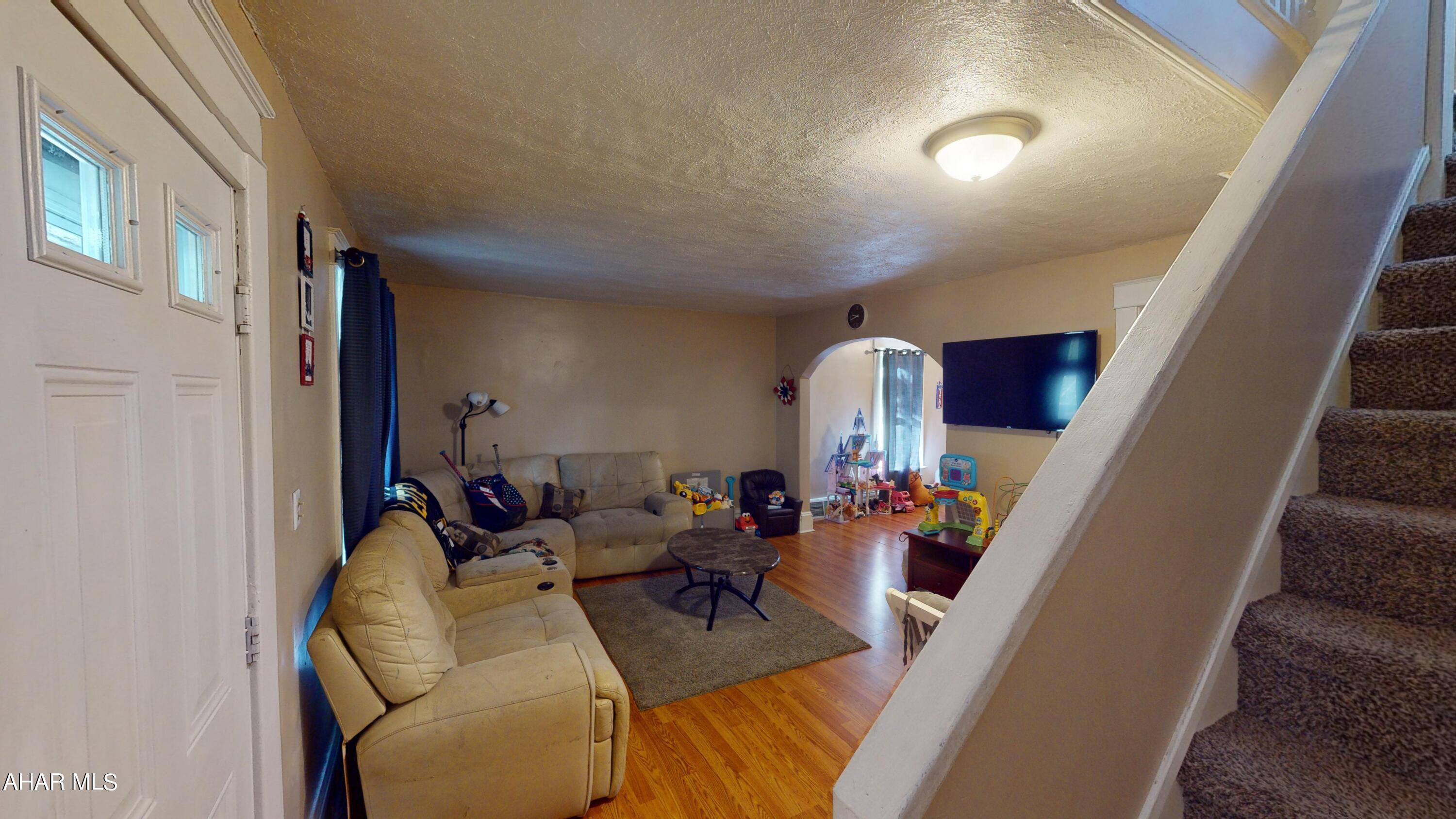 Juniata - Residential