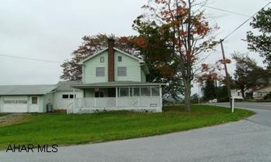 NICELY UPDATED 2 STORY: NEW FURNACE, OAK KIT. W/ ISLAND, 3 BATHS. ONE BATH IS HANDICAP ACCESSIBLE W/ LAUNDRY FACILITIES. 1ST FLR MASTER. LOT IS 65X117X96X130.5X193. POSSIBLE SELLER ASSIST. NICELY UPDATED 2 STORY: NEW FURNACE, OAK KIT. W/ ISLAND, 3 BATHS. ONE BATH IS HANDICAP ACCESSIBLE W/ LAUNDRY FACILITIES. 1ST FLR MASTER. LOT IS 65X117X96X130.5X193. SEVERAL FRUIT TREES.  VIRTUAL TOUR AT WWW.TREB.COM.  POSSIBLE SELLER ASSIST.