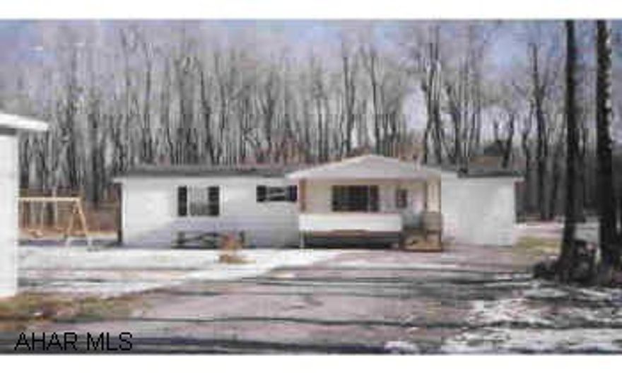 Vaulted Ceilings.  Electric system - 100 amp combo