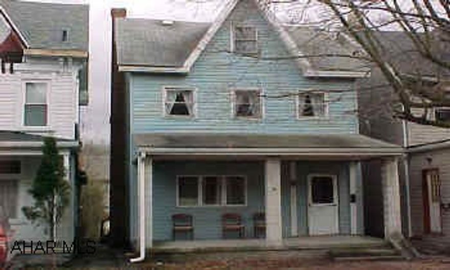 Good solid 2.5 story duplex with vinyl siding, recent shingle roof, aluminum soffitt & fascia. 4 room and bath, 1 Bedroom downstairs, 3 room and bath 1 bedroom upstairs. Recent front and rear porches, recent shingle roof, recent separate 220 volt services, 1 forced air gas furnace, 1 water service.