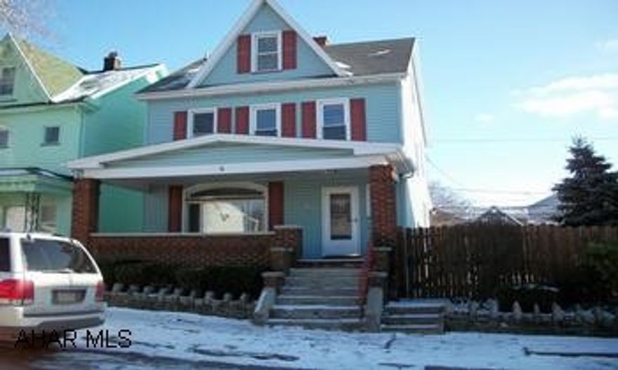 Property sold As-Is, no disclosures.  Updated kitchen, nice size rooms, good curb appeal!  Bring a flashlight. Needs cosmetics. Property sold As-Is, no disclosures.  Updated kitchen, nice size rooms, good curb appeal!  Bring a flashlight.  Needs cosmetics.  Agents - read instructions for disclaimer.