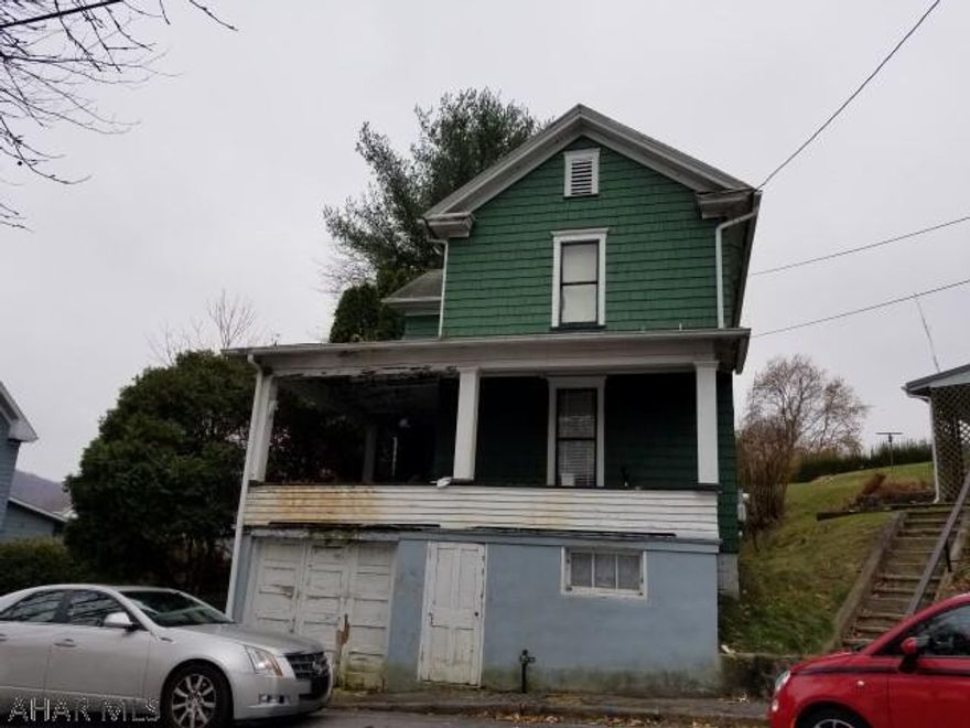2 story, 3 bedroom home with 1 car integral garage. Home is in need of extensive repairs. Newer gas forced air furnace.
