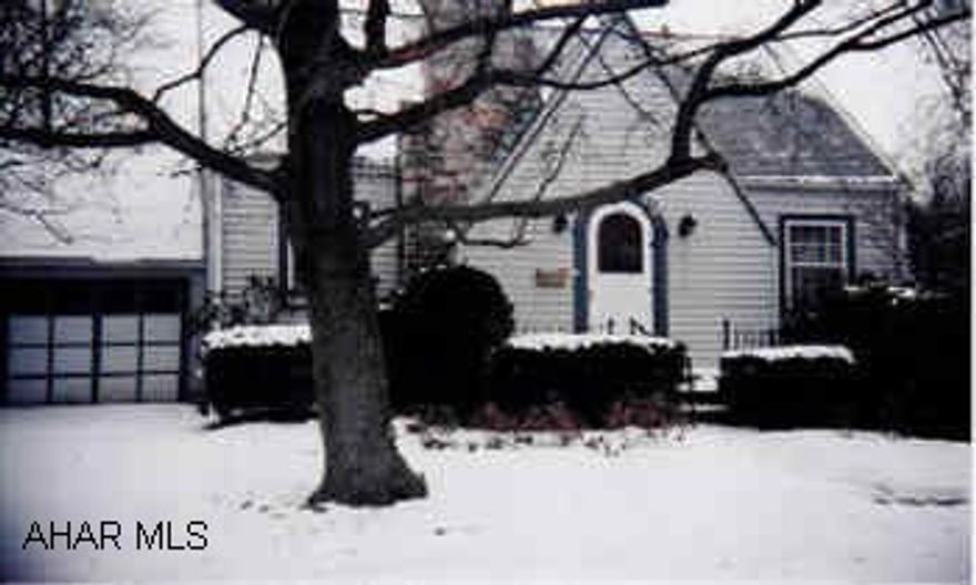 Cape cod with 3 bedrooms, 2.5 baths, central air, fireplace, kitchen appliances, full house fan. Take a look at this Hollidaysburg Boro home.  Seller wants an offer.  150' lot, plenty of room, first floor master suite, hardwood floord.