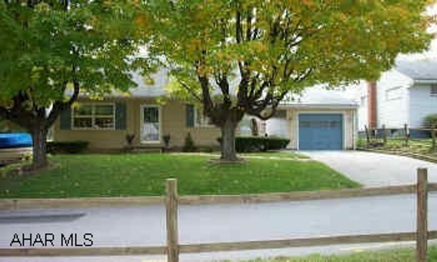 MUST SEE INSIDE -LARGER THAN IT LOOKS.  Nice 1.5 story, 3 BR, 1 bath  home,  new oak kitchen, central air, 1st. fl. BR, family room, built ins, counter top range & built in double ovens, breezeway, patio, one car garage,  privacy fenced 100x90 lot.   MUST SEE INSIDE - LARGER THAN IT LOOKS.  Nice 1.5 story, 3 BR, 1 bath home with new furnace & central air, first floor bedroom, family room, built in book cases & china closet, hardwood floors.  Beautiful new oak kitchen with counter top range & built in double ovens, breezeway, patio, one car garage with concrete driveway, all on a privacy fenced large 100x90 lot in a great area, close to everything.