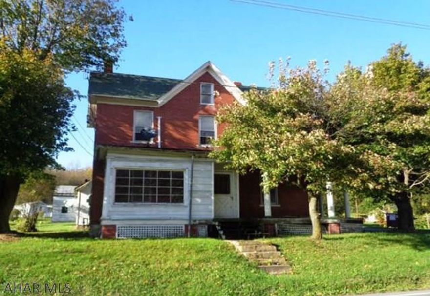 Home was built in 1910 located in Bedford County. Property features 3 bedrooms 1.5 baths. It features kitchen, living and dining room. Home is convenient to restaurants and shopping area.