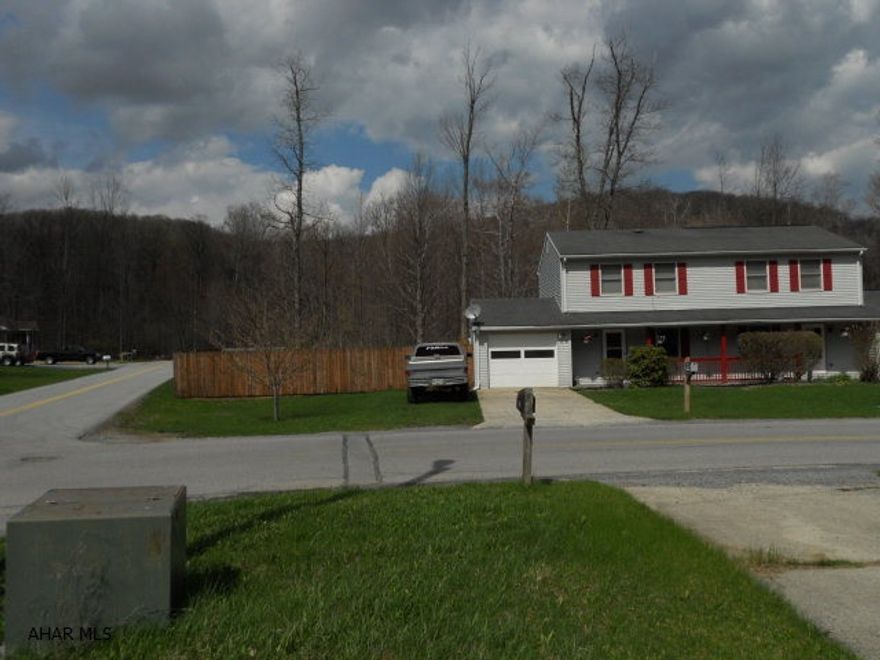 Nice 1/2 Double - Ready to move-into.  Spacious eat-in kitchen, modern bath, covered back porch plus nice deck, fenced back yard.  Seller is related to listing agent.  #J-059