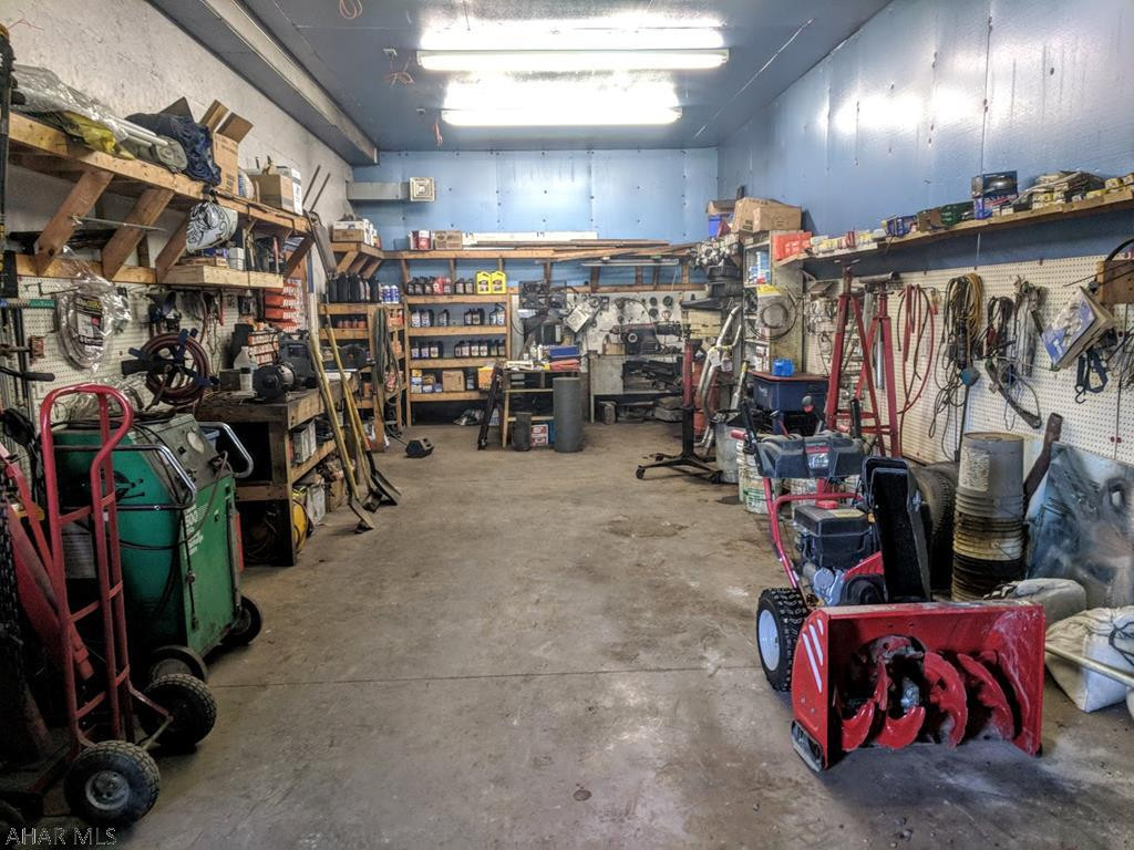 Unknown - Commercial Lease