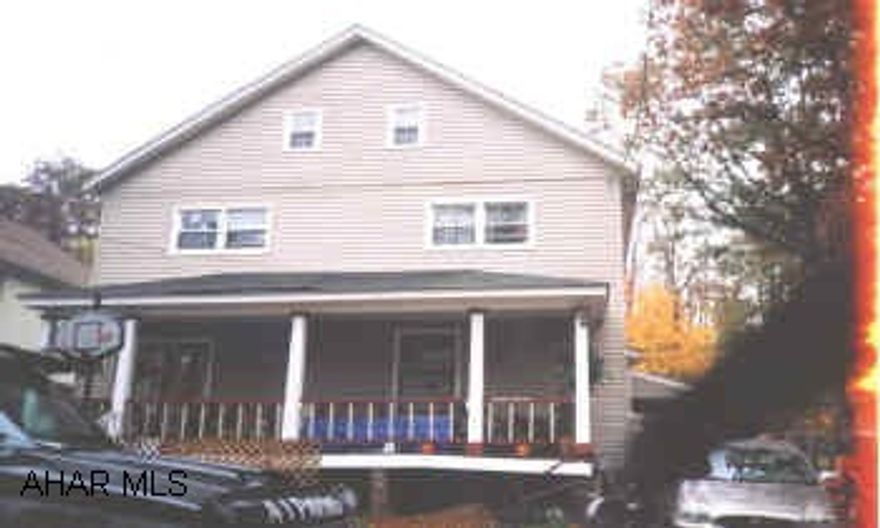 HUGE 4 BEDROOM VINYL SIDED HOME. UNUSUALLY LARGE 4 BEDROOM HOME TOTALLY REMODELED WITH GREAT MECHANICS. COUINTRY LIVING! SEPTIC SYSTEM SHARES DRAINFIELD WITH 2 NEIGHBORS.  PRIVATE ROAD.