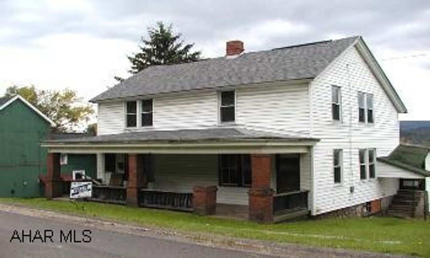 Large home with 4 bedrooms, newer roof. 2 story home with vinyl siding, new roof, 4 bedrooms, needs plumbing work.  Priced to sell.