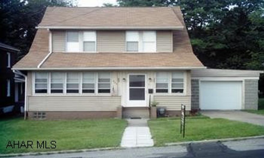 4 bedroom priced to sell. includes refrigerator, range, washer/dryer, enclosed front and back porch 4 bedroom priced to sell. includes refrigerator, range, washer/dryer, enclosed front and back porch