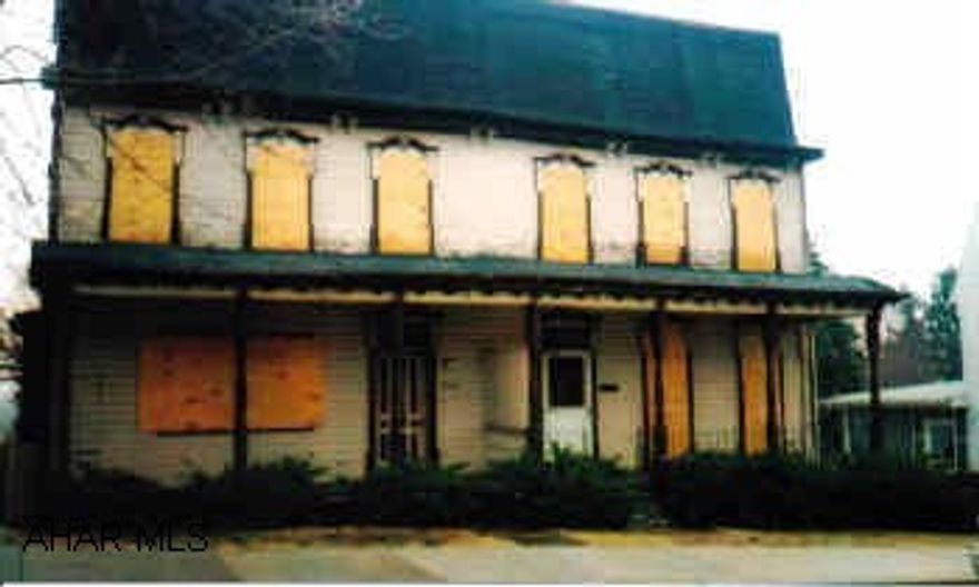 Double house with 6 rooms and bath on each side.  One side needs work.  SOLD AS IS. Double house with 6 rooms and bath on each side.  One side needs work.  SOLD AS IS.