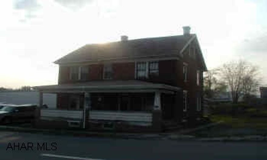 2.5 STORY BRICK - NEW ROOF AND SEPARATE UTILITIES. 2.5 STORY BRICK DOUBLE.  NEEDS UPDATING, ALL SEPARATE UTILITIES, PRICED TO SELL!