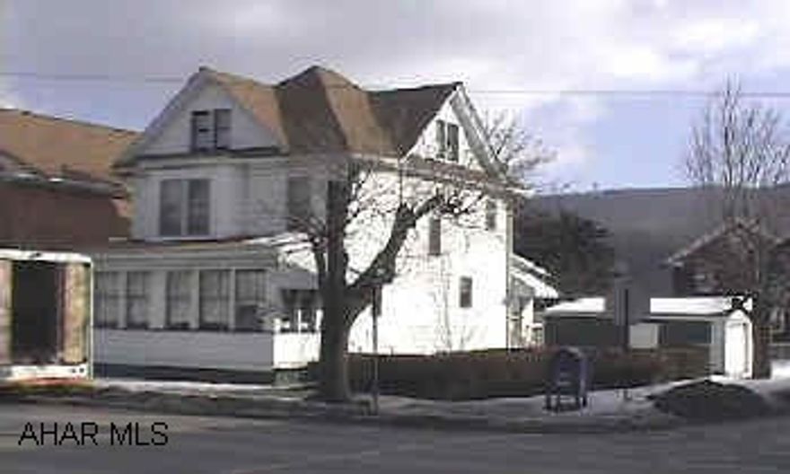 New carpeting. Large corner lot. 2 rooms in attic. New carpeting. Large corner lot. 2 rooms in attic.  Electric system - 100 amp