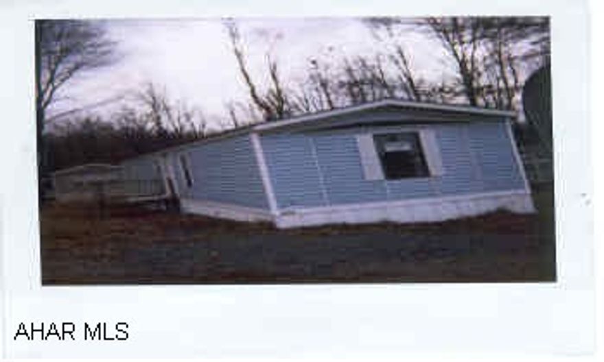 87 Presidential- 2 bedroom, 2 bath, entrance deck.... Seller may consider financing.  Flat Commission of $750.00