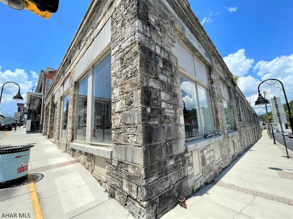 Unknown - Commercial Sale