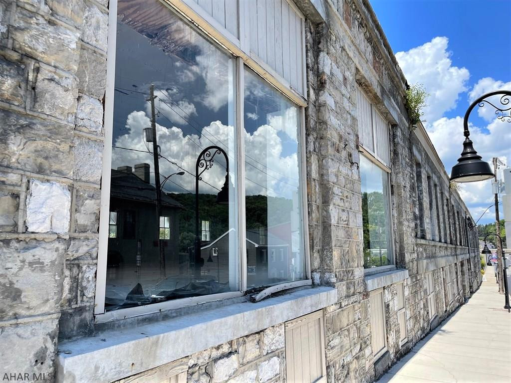 Unknown - Commercial Sale