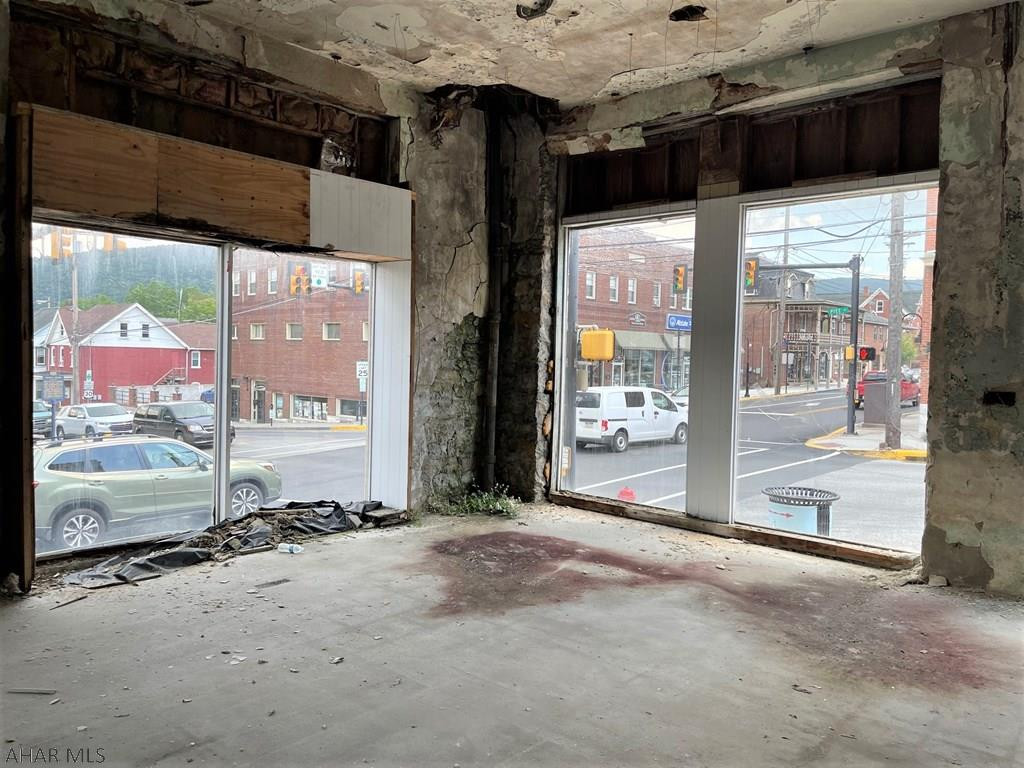 Unknown - Commercial Sale