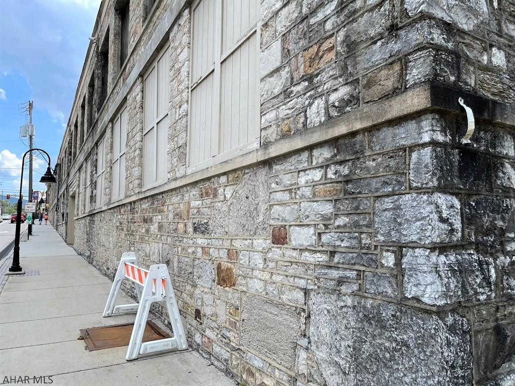 Unknown - Commercial Sale