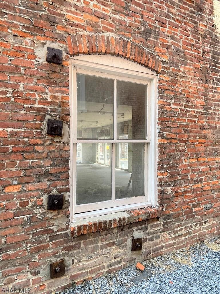 Unknown - Commercial Sale