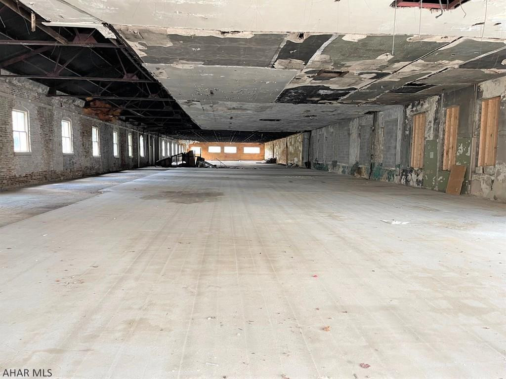 Unknown - Commercial Sale