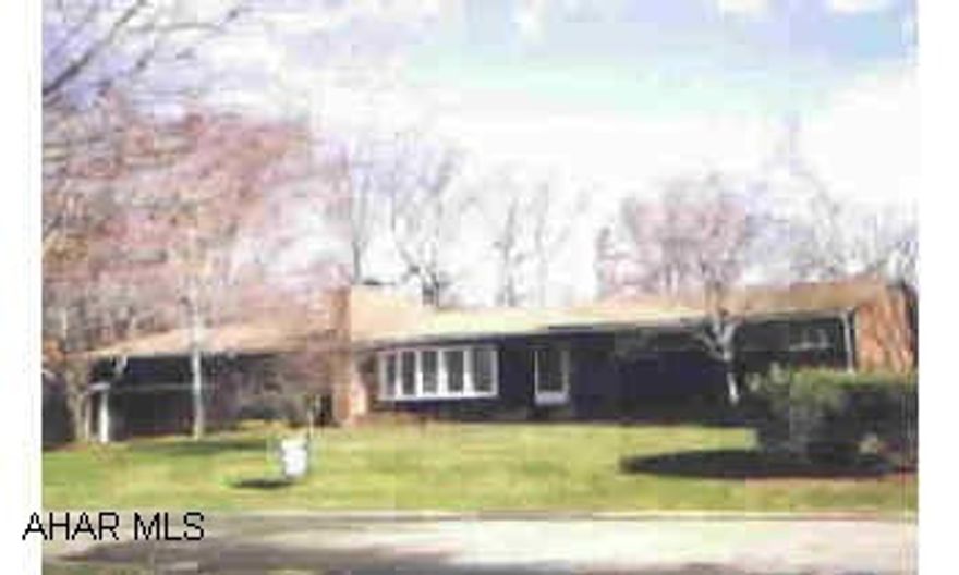 Delayed possession, 3 bedrooms, 2 1/2 baths, well cared for rancher on a quiet dead-end st in Sylvan Hillls. Hot water baseboard heat, central air, see trhough fireplace, very good condition. Delayed possession, 3 bedrooms, 2 1/2 baths, well cared for rancher on a quiet dead-end st in Sylvan Hillls. Hot water baseboard heat, central air, see trhough fireplace, very good condition.