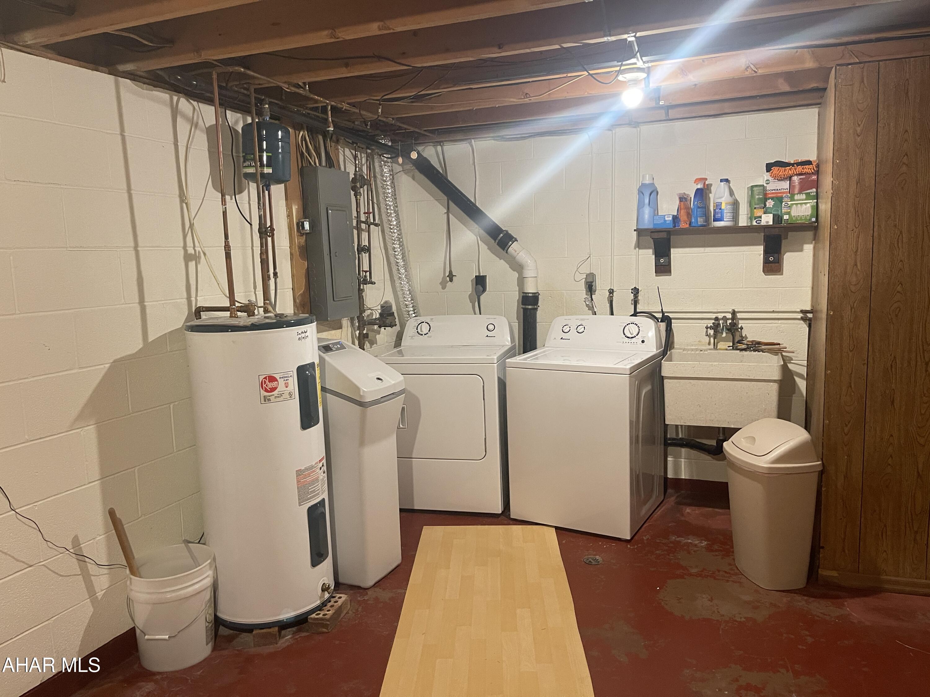 Maple Hollow - Residential