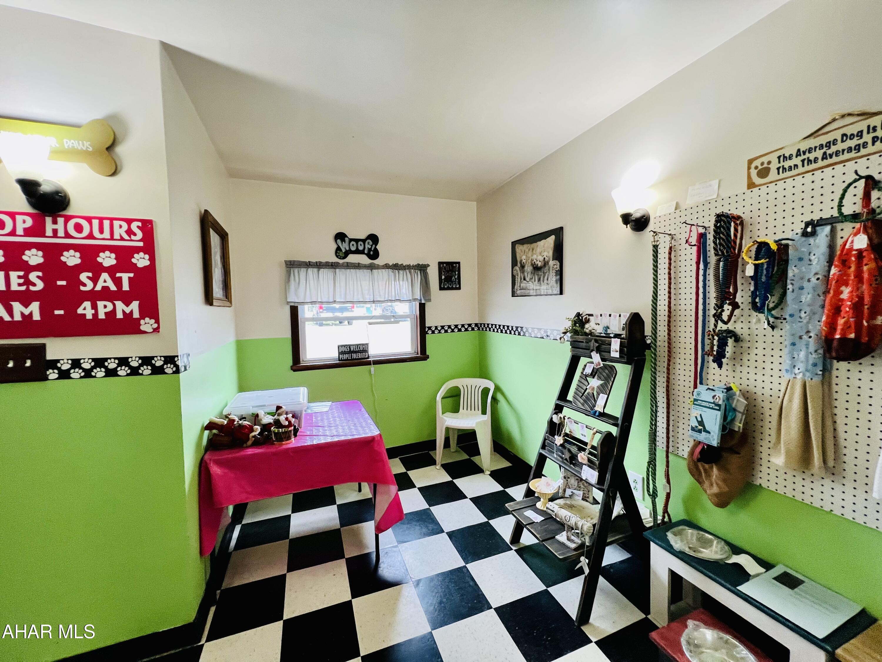 Juniata - Commercial Sale