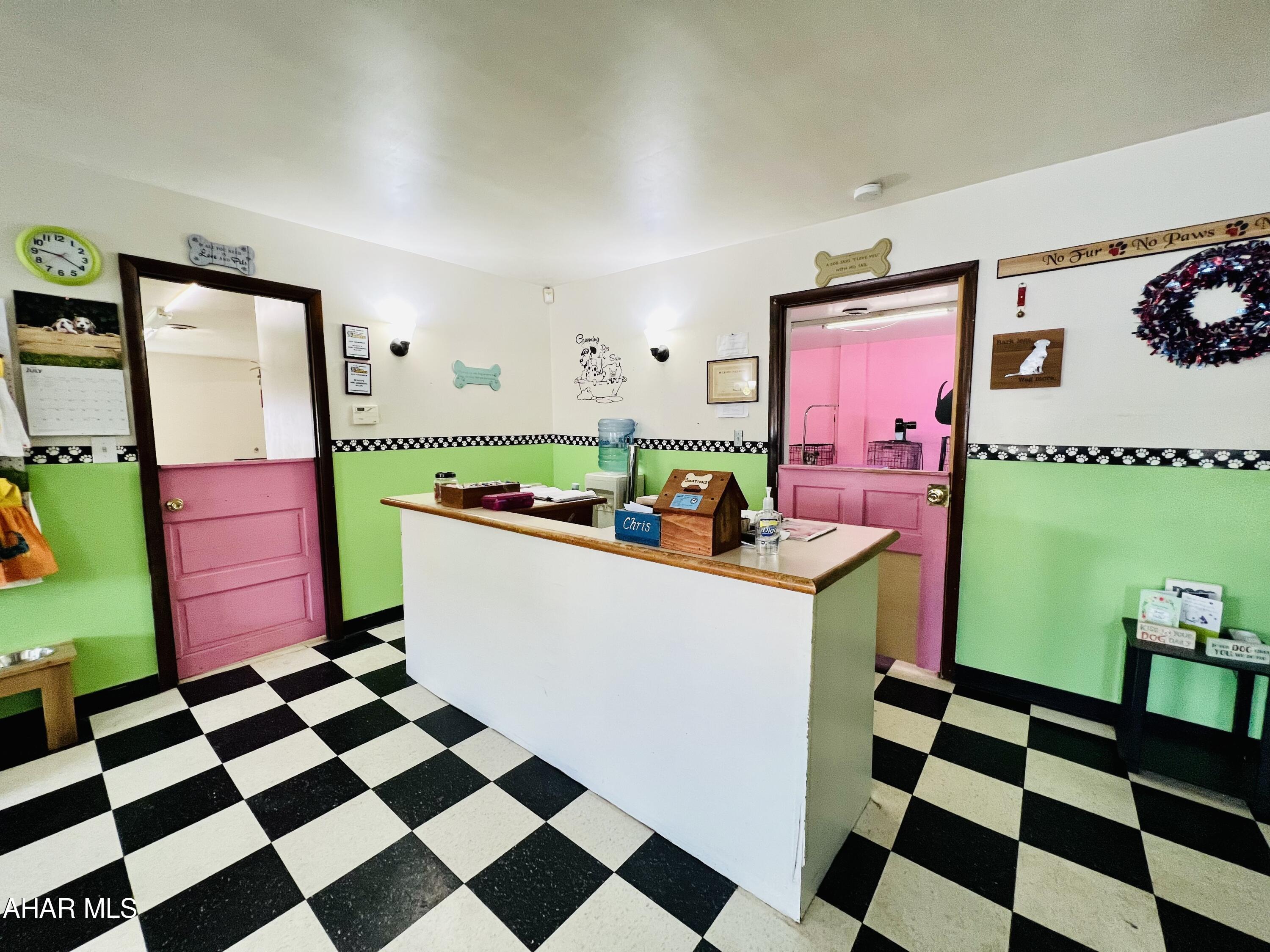 Juniata - Commercial Sale