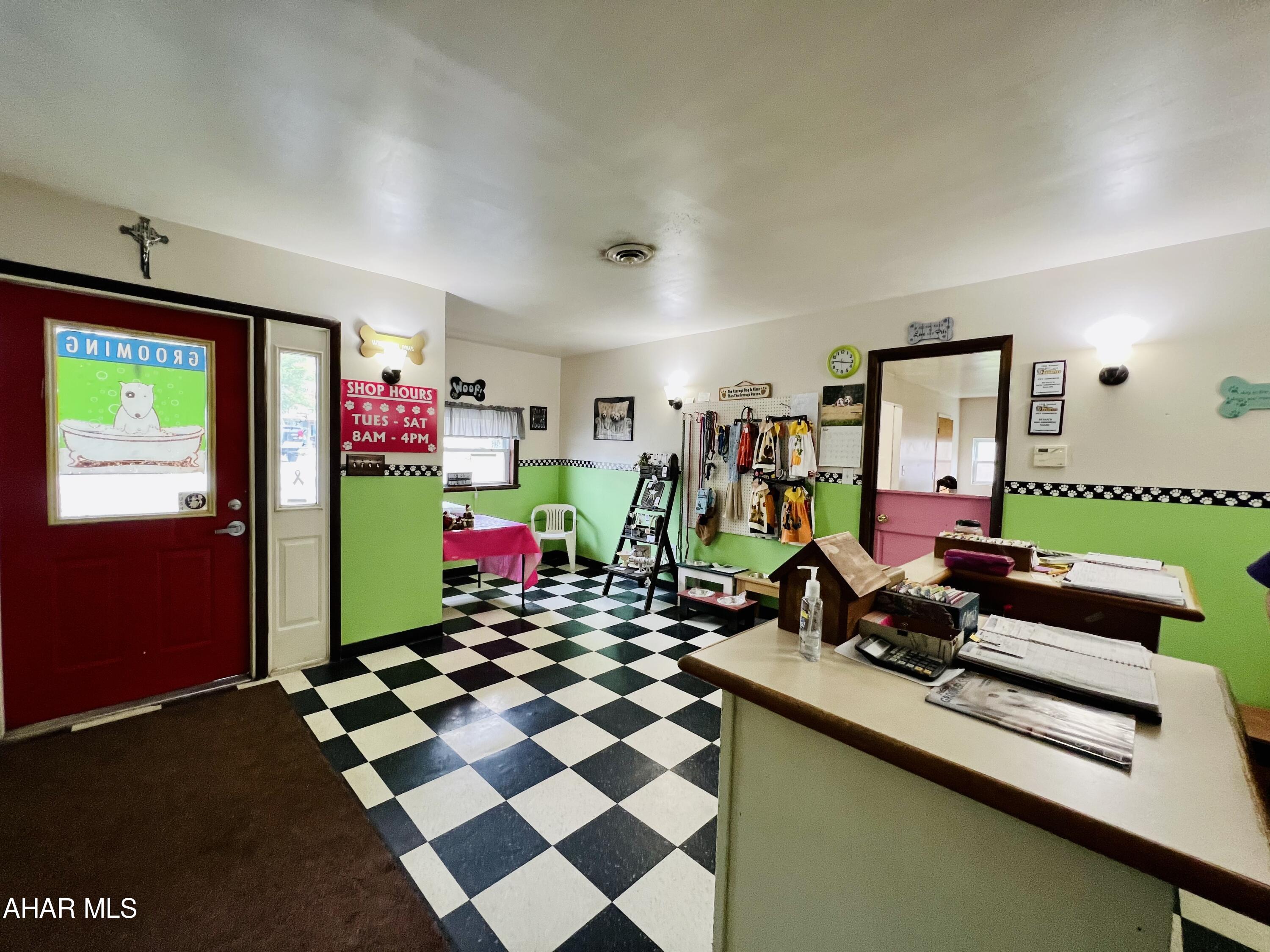 Juniata - Commercial Sale