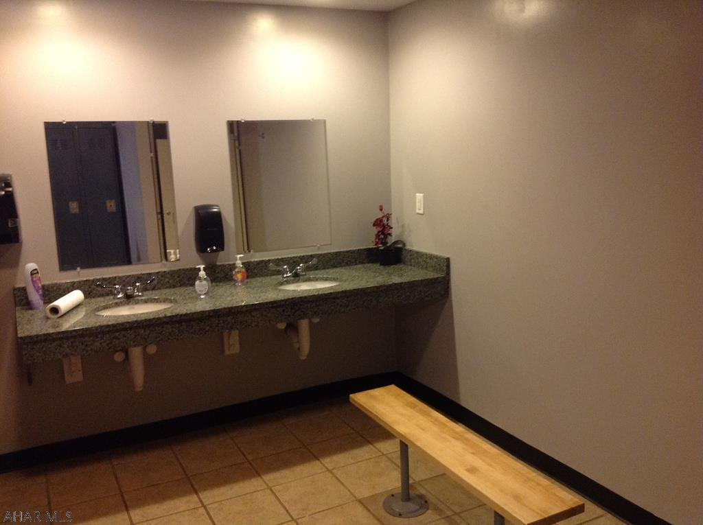 Unknown - Commercial Sale