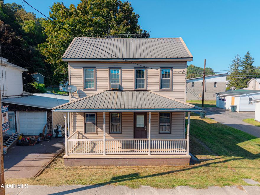 Welcome to 127 Market Street!  Home Sweet Home is awaiting the new owners!  2 spacious bedrooms, 1 full bathroom with shower and tub combo.  Large living area including living room and eat in kitchen with hickory cabinets and granite countertops. Get ready to cook up a meal in this beautiful kitchen.  Spcious yard for all your outdoor activties all seasons long.  Close to local stores, pharacy, bank, fire company and much more. Easy travel to I99 or Cumberland Md to I68.  Make this charming home yours today! A must see!