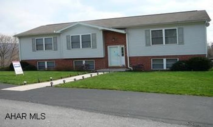 IMMACULATE AND BEAUTIFULLY APPOINTED BI-LEVEL FEATURES NEW HARDWOOD & PORCELAIN FLOORING, NEW SUNROOM, FORMAL DINING ROOM, 3 BEDROOMS, 3 BATHS.  MUST SEE!  $750 CARPET ALLOWANCE FOR MASTER BEDROOM.