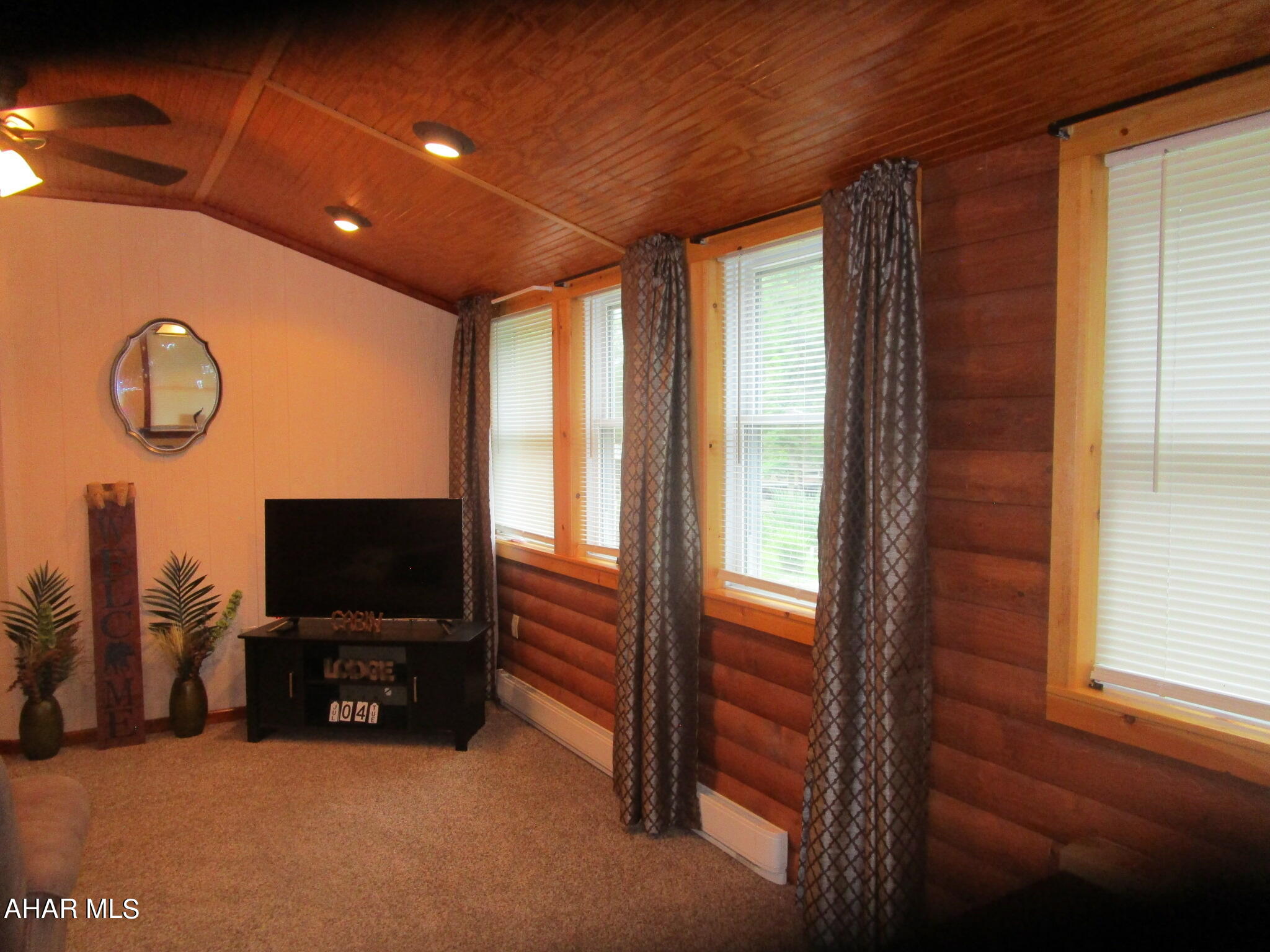 Glendale Yearound - Residential